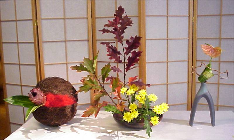Ikebana 750 Jahre Geroldswil, Künstlerinnen und Künstler stellen ihre Werke vor. Daniela Jost. Ikebanagesteck Daniela Jost, Geroldswil