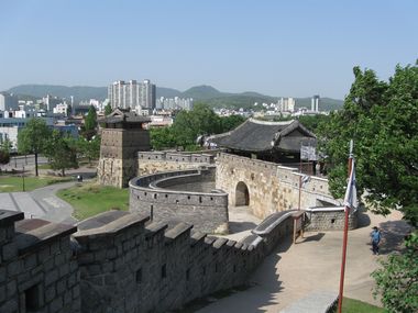 Westtor Hwaseomun Festung  in Suwon Südkorea